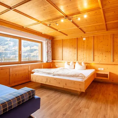 With Panoramic Terrace In Zell Am Ziller, Cleaning Included Dağ evi