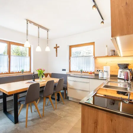 With Panoramic Terrace In Zell Am Ziller, Cleaning Included Dağ evi